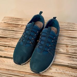 Teal slip-on Easy Spirit sneakers